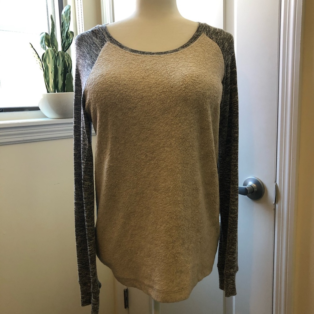 Freeloader shirt with extra long sleeves